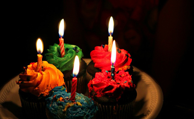 happy-birthday-cupcakes